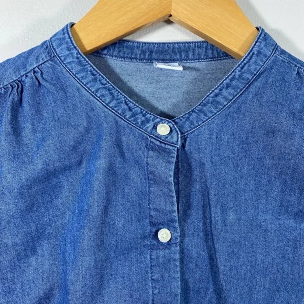 Women’s Old Navy Chambray Button Down Shirt and Ruffle Shoulder Size XS